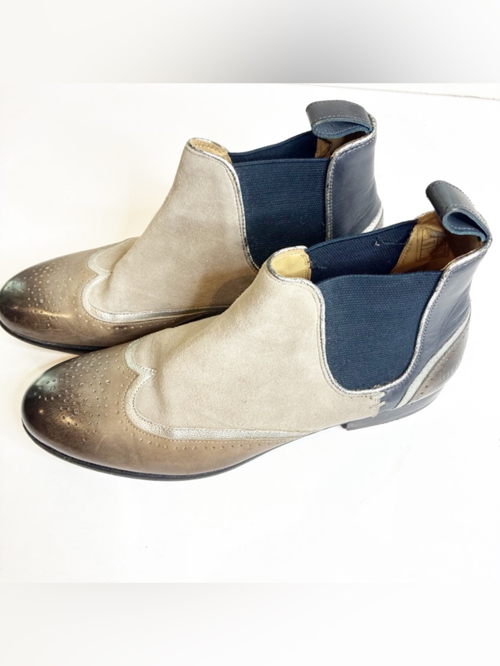 Melvin & Hamilton | Amelie 5 Chelsea Wingtip Booties